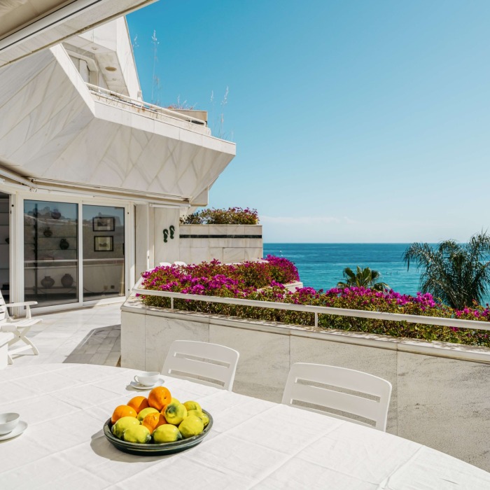 Luxury Frontline Beach Apartment with sea views for sale in Mare Nostrum, Marbella Spain13