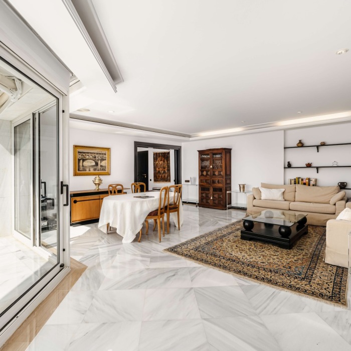 Luxury 3 Bedroom Frontline Beach Apartment with Sea Views in Mare Nostrum, Marbella Center | Image 10
