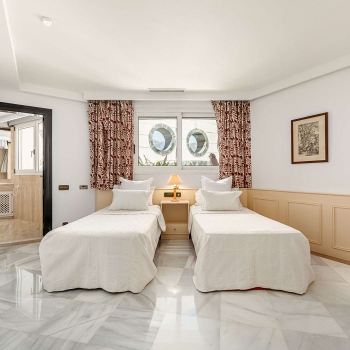 Luxury 3 Bedroom Frontline Beach Apartment with Sea Views in Mare Nostrum, Marbella Center | Image 6