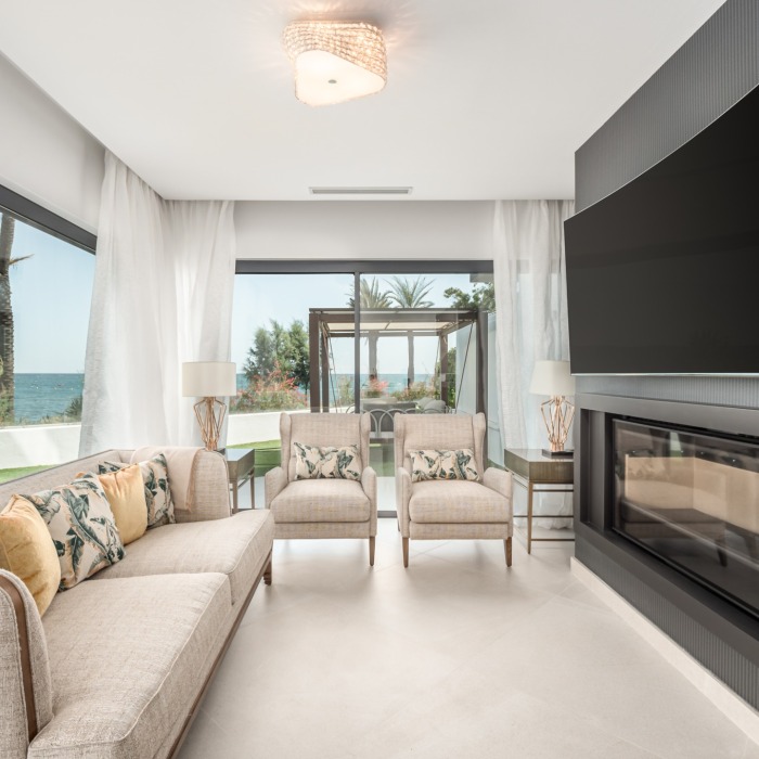 Luxury 3 Bedroom Frontline Beach Townhouse in Guadalobon, Estepona | Image 5