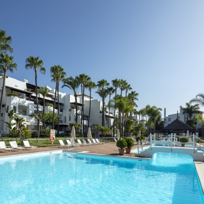Modern 3 Bedroom Apartment in Marina De Puente Romano in Marbella Golden Mile | Image 28