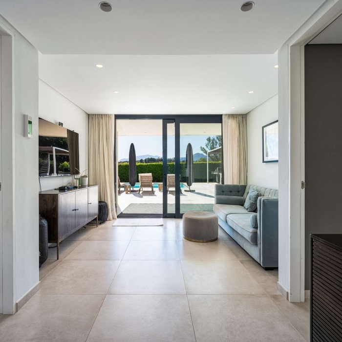 Modern 5 Bedroom Frontline Golf Villa in Los Naranjos, Nueva Andalucia | Image 45