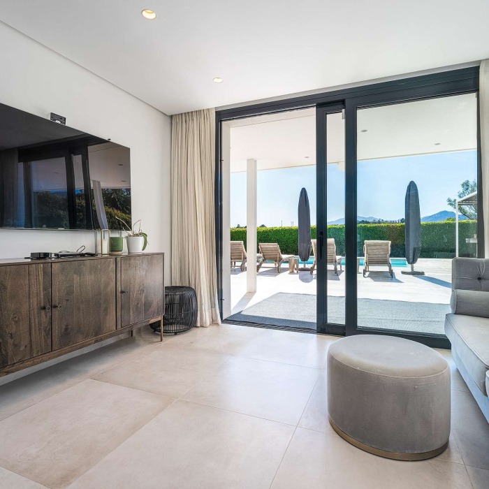 Modern 5 Bedroom Frontline Golf Villa in Los Naranjos, Nueva Andalucia | Image 42