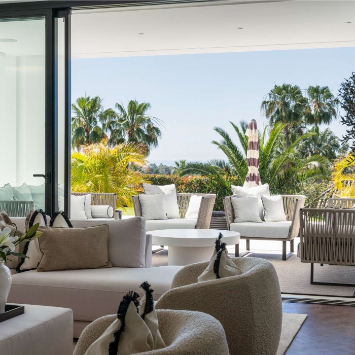 Modern 5 Bedroom Sea View Villa in Los Naranjos, Nueva Andalucia | Image 7