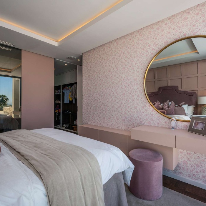 Modern 5 Bedroom Sea View Villa in Los Naranjos, Nueva Andalucia | Image 21