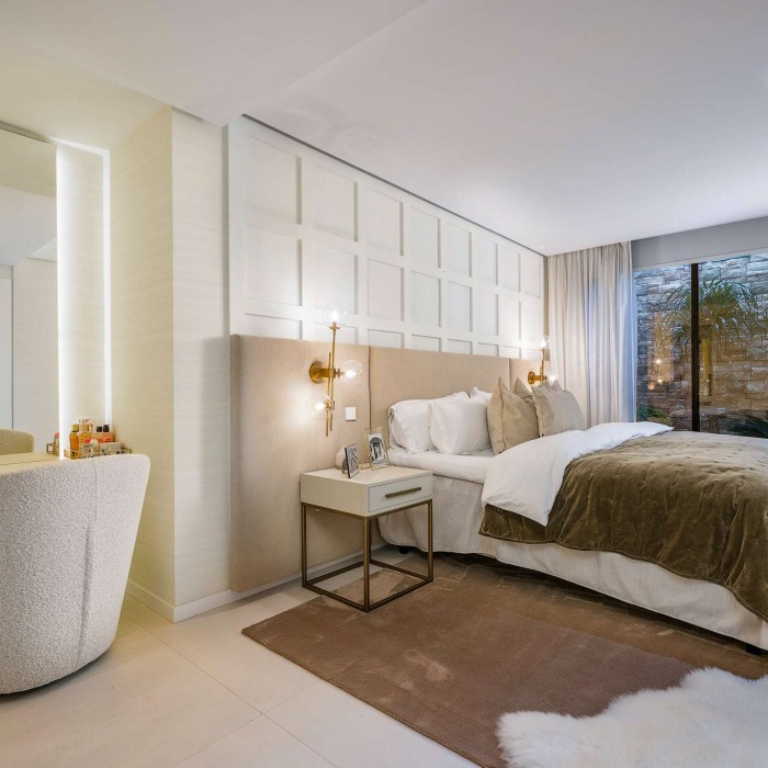Modern 5 Bedroom Sea View Villa in Los Naranjos, Nueva Andalucia | Image 33