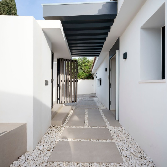 Villa Moderne avec vue Mer de 4 Chambres à El Rosario, Marbella East | Image 3