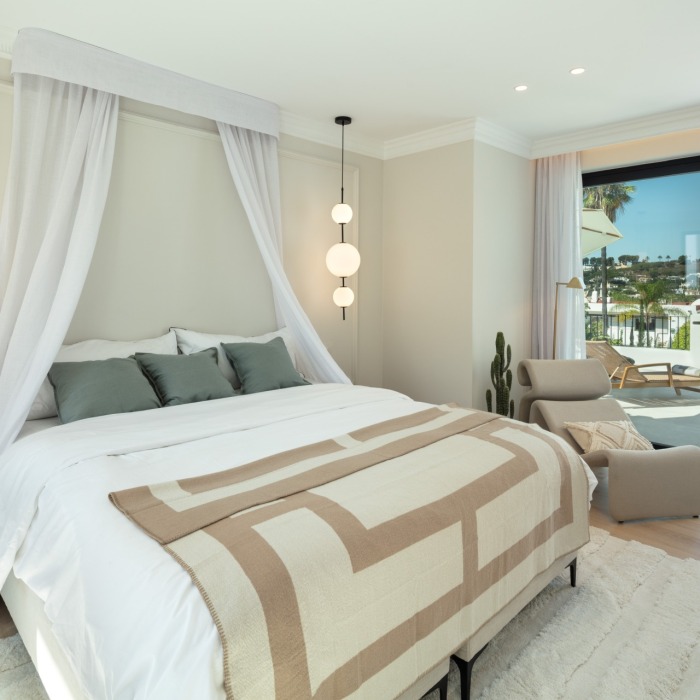 Exceptional 5 Bedroom Villa in Aloha in Nueva Andalucia | Image 35