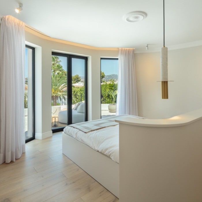 Exceptional 5 Bedroom Villa in Aloha in Nueva Andalucia | Image 30