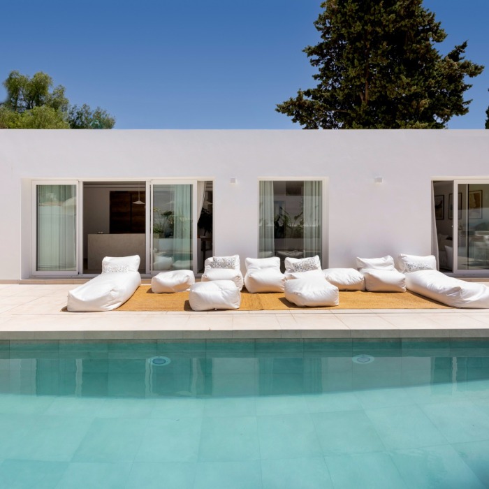 Modern villa for sale in Nueva Andalucia Marbella, Spain18
