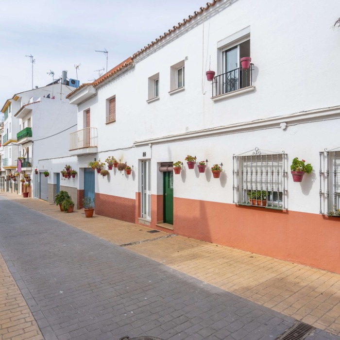 Traditional 6 Bedroom Townhouse in the Old Town of Estepona, Spain | Image 1