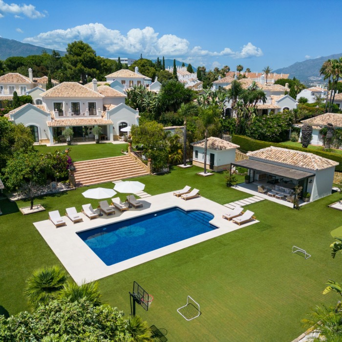 Villa for sale in El Paraiso, Estepona Spain35