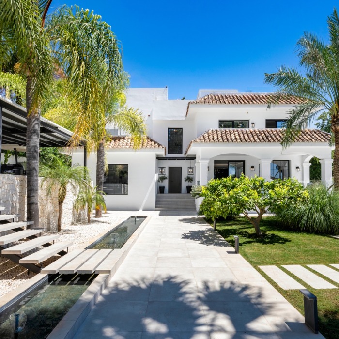 Villa for sale in Los Naranjos in Nueva Andalucia, Marbella Spain4