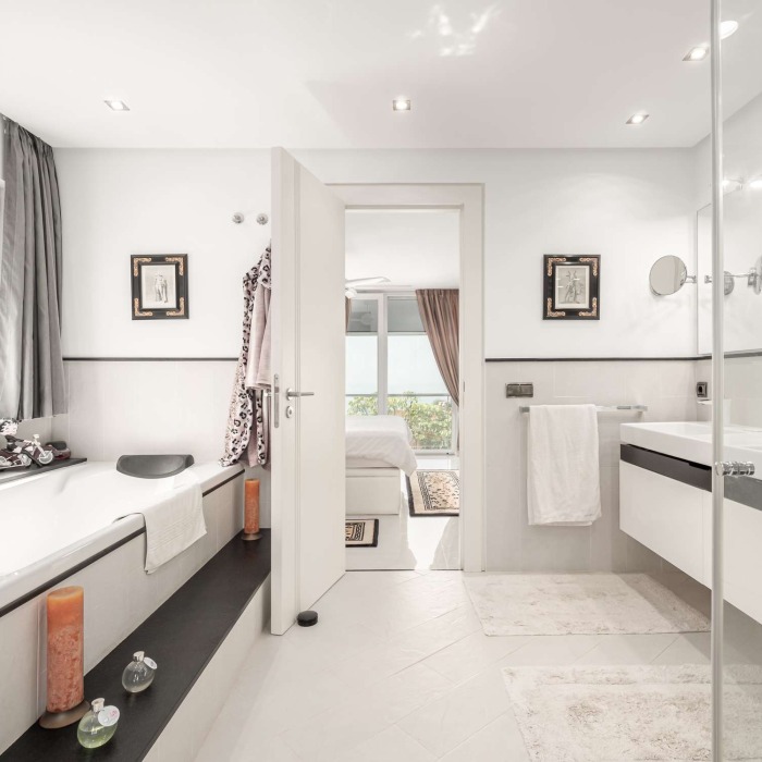 Modern 4 Bedroom Villa with Panoramic Sea Views in Seghers, Estepona, Spain | Image 26