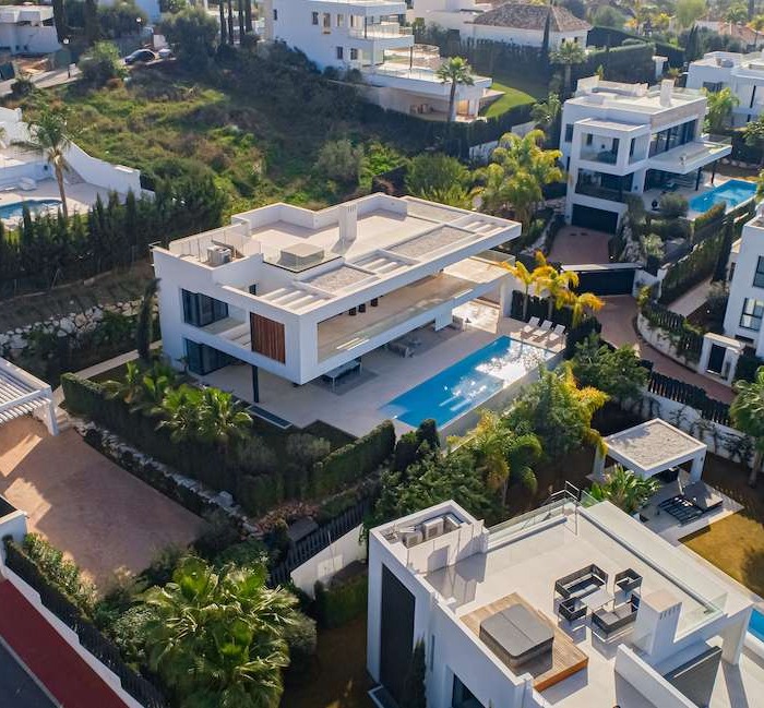 Villa Moderna de 6 Dormitorios en Nueva Andalucía, Marbella | Image 11