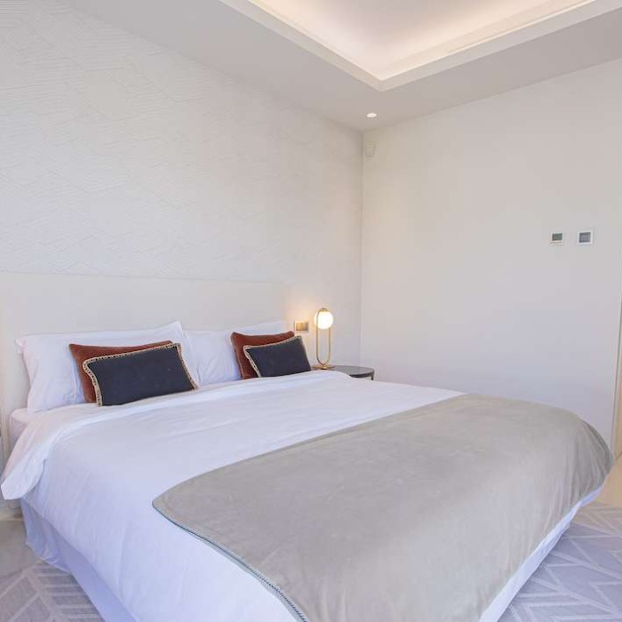 Modern 6 Bedroom Villa in Los Olivos, Nueva Andalucia | Image 105