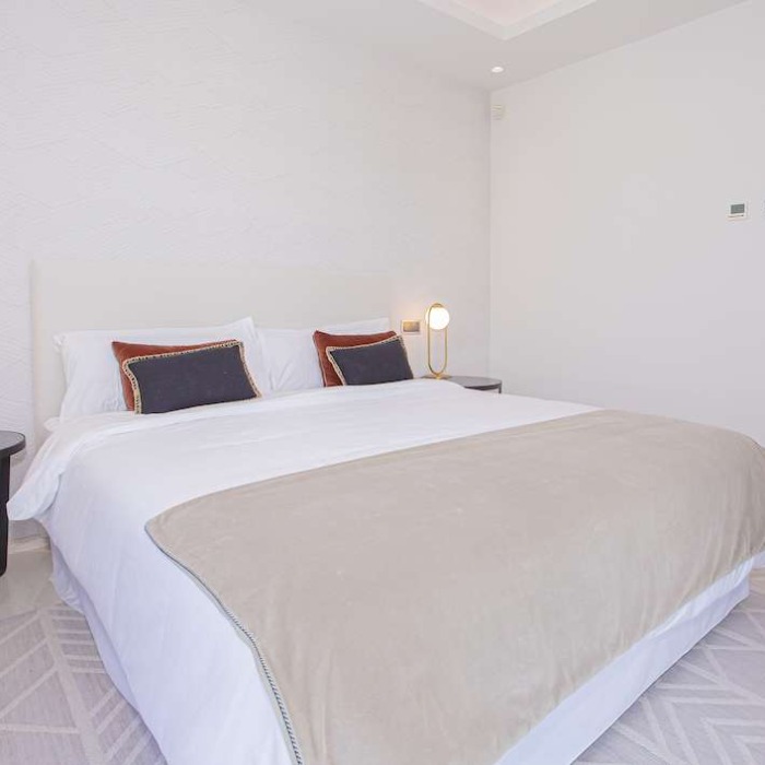 Villa Moderna de 6 Dormitorios en Nueva Andalucía, Marbella | Image 104