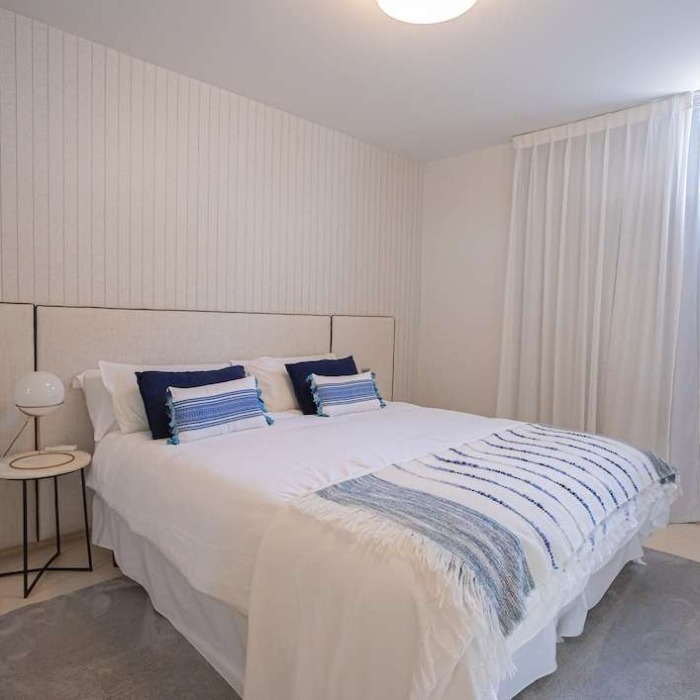 Villa Moderna de 6 Dormitorios en Nueva Andalucía, Marbella | Image 56