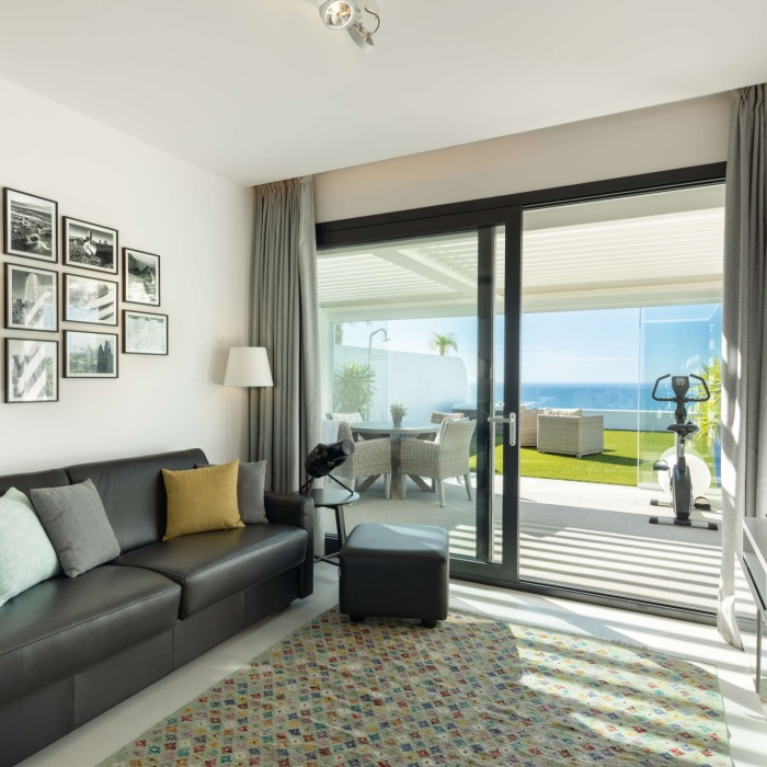Duplex Penthouse de 3 Chambres avec Vue Mer Panoramique à Sierra Blanca, Marbella Golden Mile | Image 2