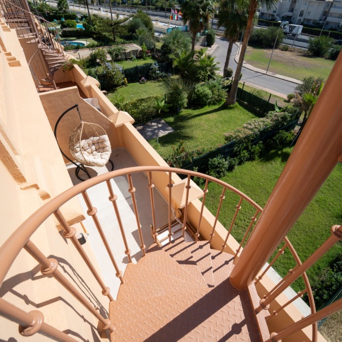 Luxurious 3-Bedroom Townhouse with Stunning Sea Views in Costa Galera, Estepona | Image 14