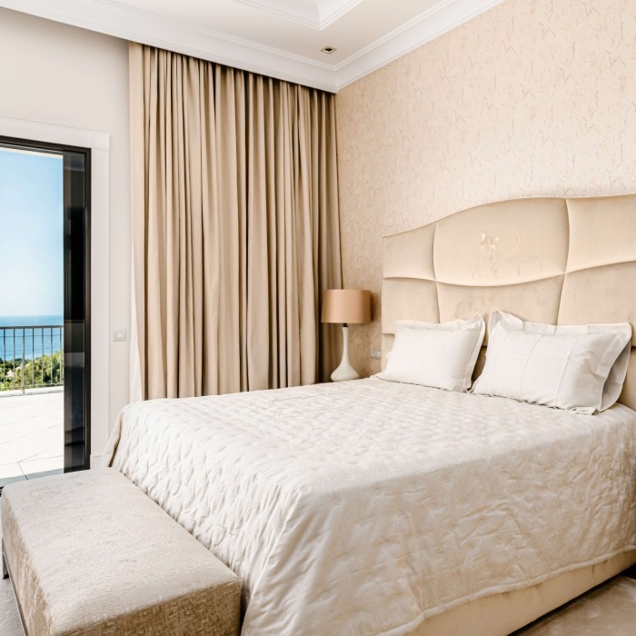 Exceptional 7 Bedroom Masterpiece in Sierra Blanca, Marbella Golden Mile | Image 12