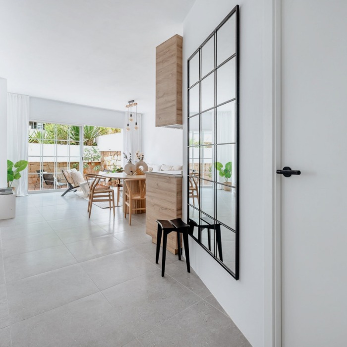 Modern 2-bedroom Apartment with Garden in Nueva Andalucia | Image 3