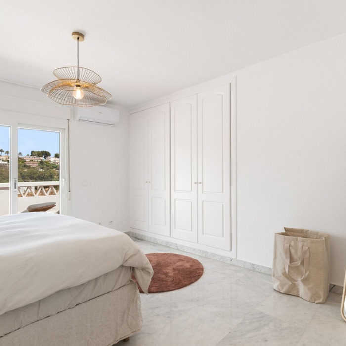 Modern 4 Bedroom Sea View Penthouse in Albatros I in La Campana, Nueva Andalucia | Image 17