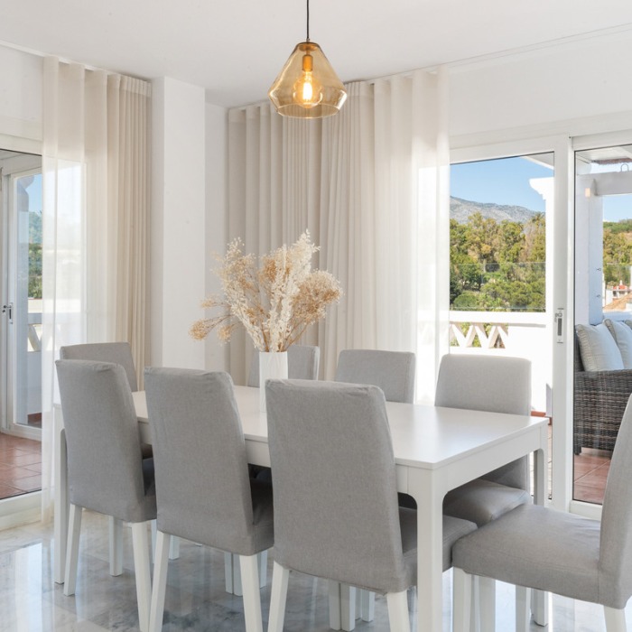 Modern 4 Bedroom Sea View Penthouse in Albatros I in La Campana, Nueva Andalucia | Image 7