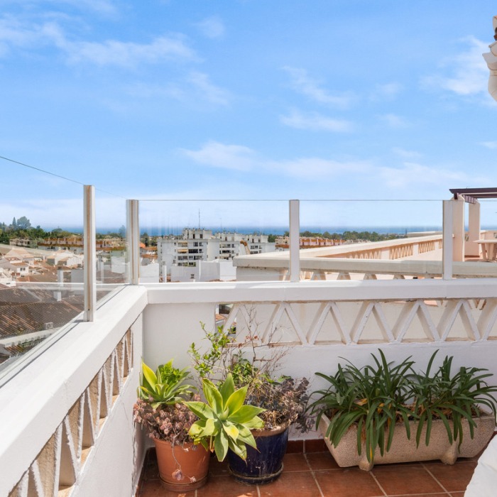 Modern 4 Bedroom Sea View Penthouse in Albatros I in La Campana, Nueva Andalucia | Image 19