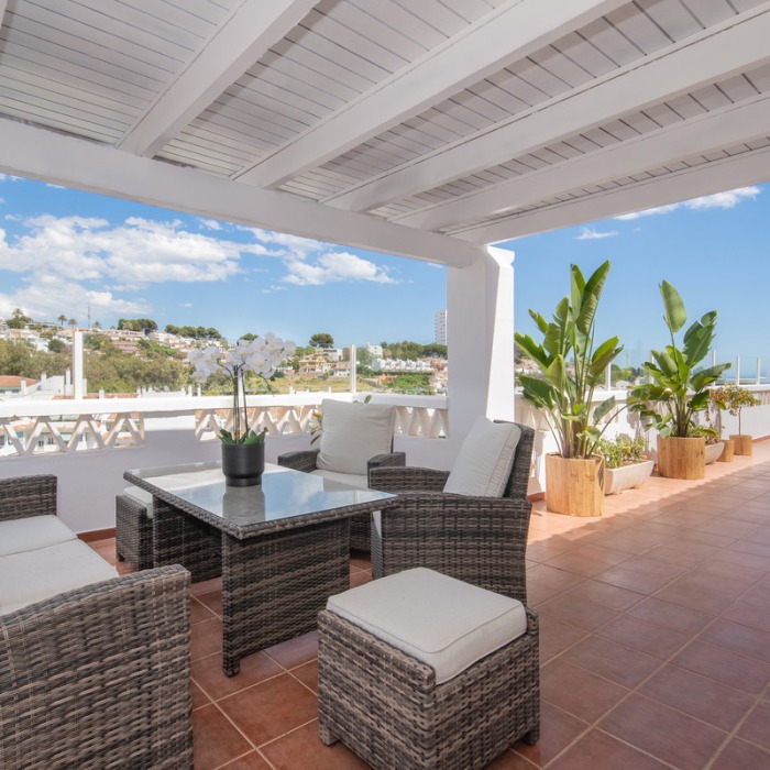 Modern 4 Bedroom Sea View Penthouse in Albatros I in La Campana, Nueva Andalucia | Image 21