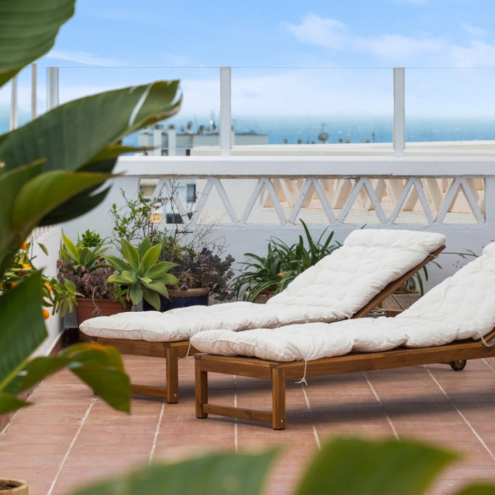 Modern 4 Bedroom Sea View Penthouse in Albatros I in La Campana, Nueva Andalucia | Image 8