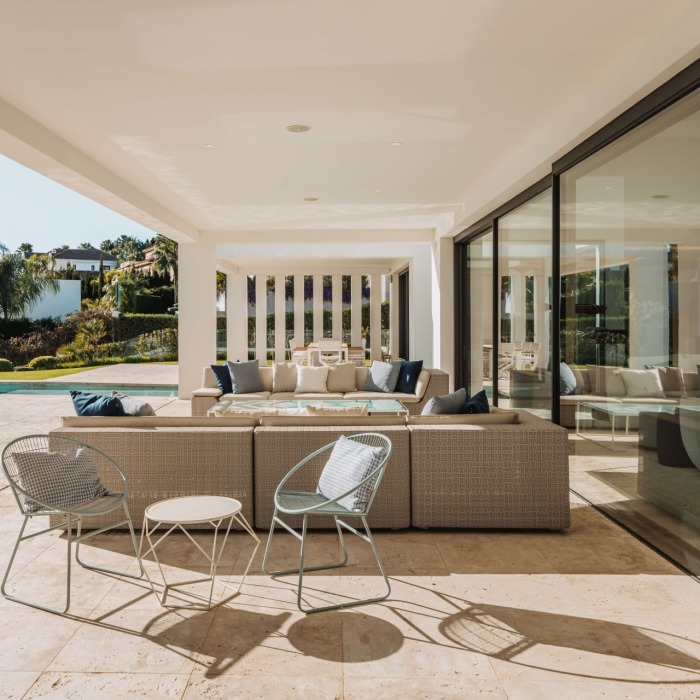 Modern 6 Bedroom Villa with Infinity Pool in La Cerquilla, Nueva Andalucia | Image 19