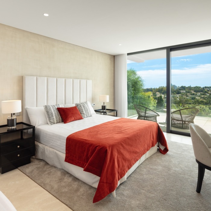 Modern 7 Bedroom Sea View Villa in El Paraiso in Estepona | Image 16