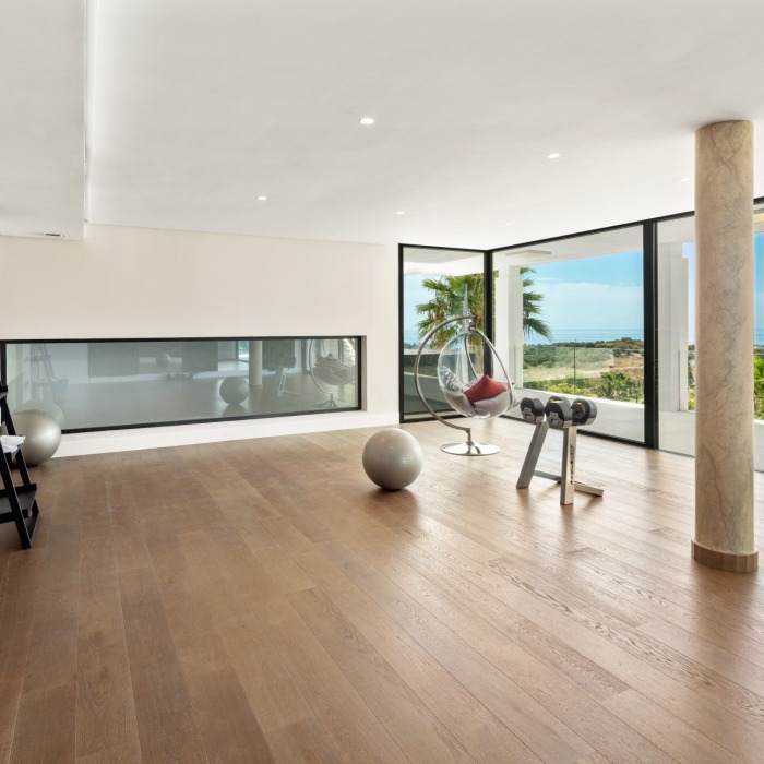 Modern 7 Bedroom Sea View Villa in El Paraiso in Estepona | Image 15