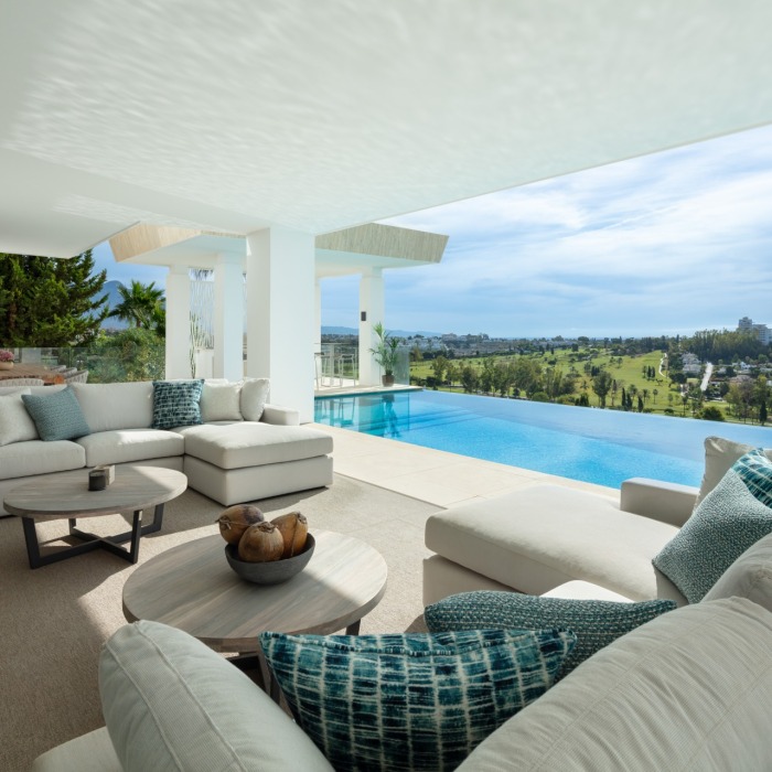 Modern 7 Bedroom Sea View Villa in El Paraiso in Estepona | Image 30