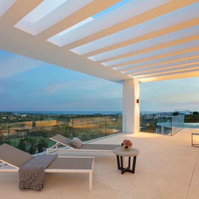 Modern 7 Bedroom Sea View Villa in El Paraiso in Estepona | Image 5