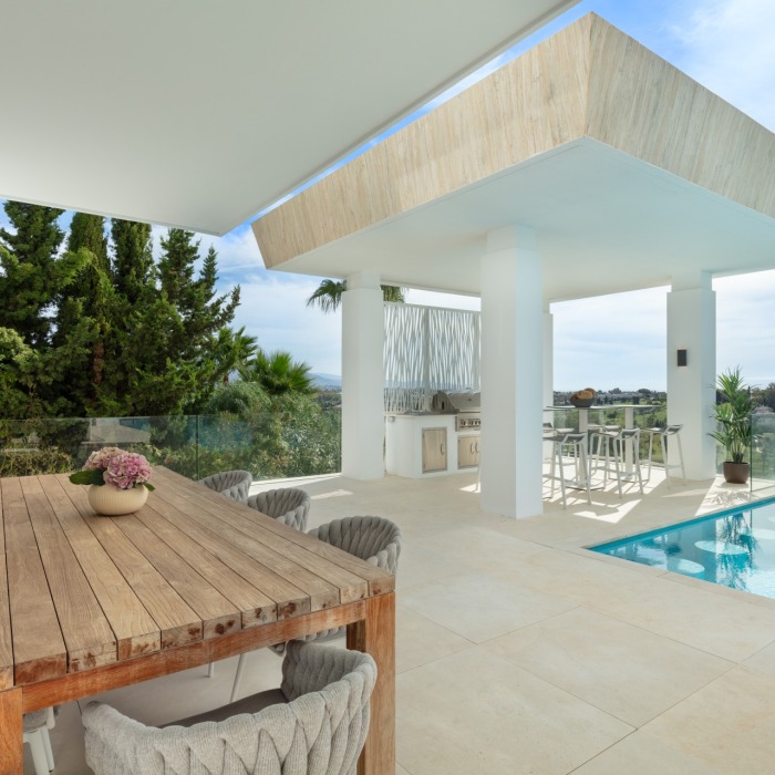 Modern 7 Bedroom Sea View Villa in El Paraiso in Estepona | Image 29