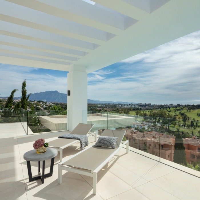 Modern 7 Bedroom Sea View Villa in El Paraiso in Estepona | Image 28