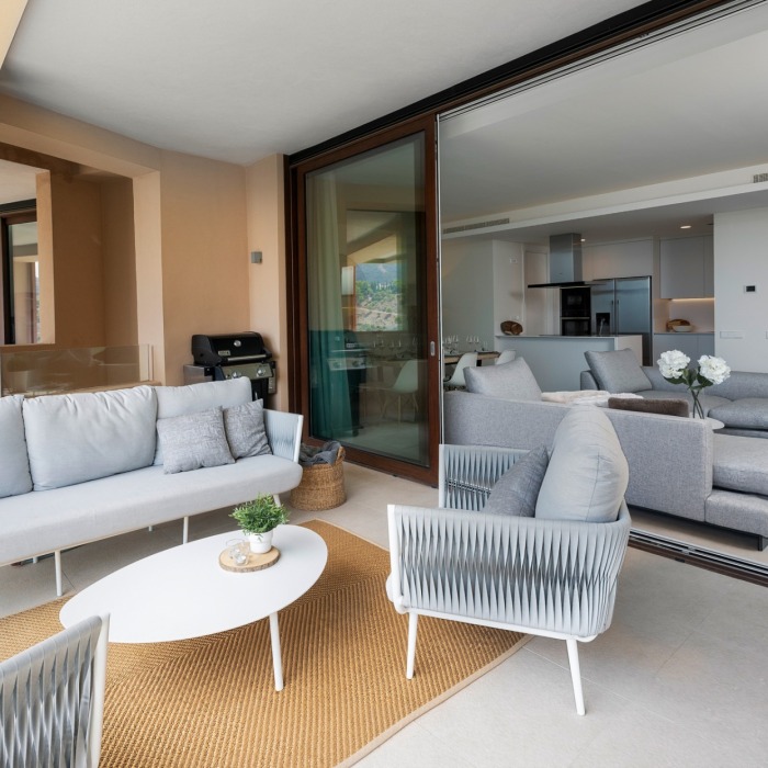 Modern 2 Bedroom Apartment at La Quinta in Benahavis | Image 9
