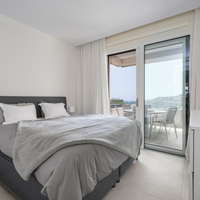 Modern 2 Bedroom Apartment at La Quinta in Benahavis | Image 17