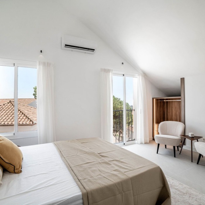 Modern 4 bedroom Duplex Penthouse in Pinos de Aloha, Nueva Andalucia | Image 27