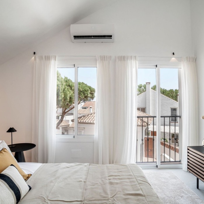 Modern 4 bedroom Duplex Penthouse in Pinos de Aloha, Nueva Andalucia | Image 7