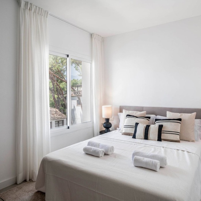Modern 4 bedroom Duplex Penthouse in Pinos de Aloha, Nueva Andalucia | Image 21