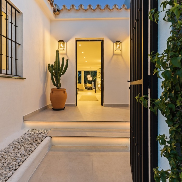 Modern 4 Bedroom Townhouse in Aloha, Nueva Andalucia | Image 13
