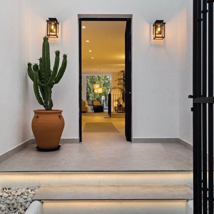 Modern 4 Bedroom Townhouse in Aloha, Nueva Andalucia | Image 34