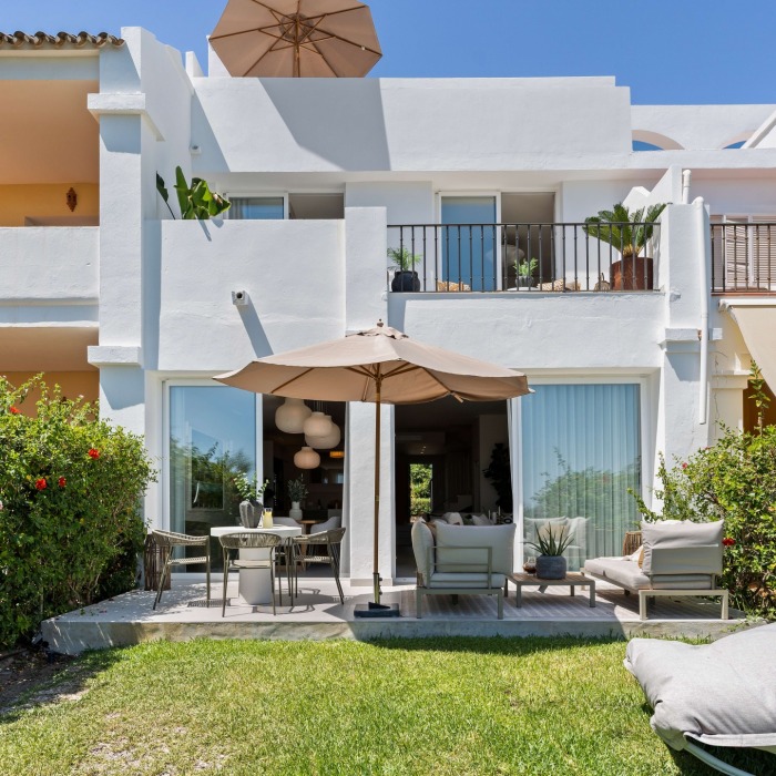 Modern townhouse for sale in La Quinta, Benahavis, Marbella Spain11