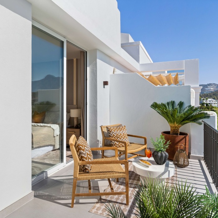 Modern 4 Bedroom Townhouse with Garden and Rooftop in La Quinta, Benahavis | Image 16