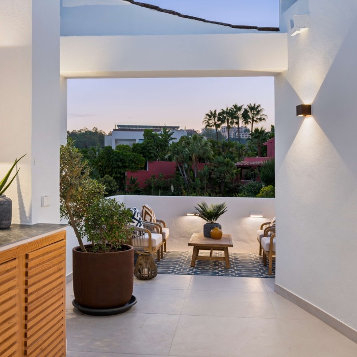 Modern 4 Bedroom Townhouse with Garden and Rooftop in La Quinta, Benahavis | Image 29