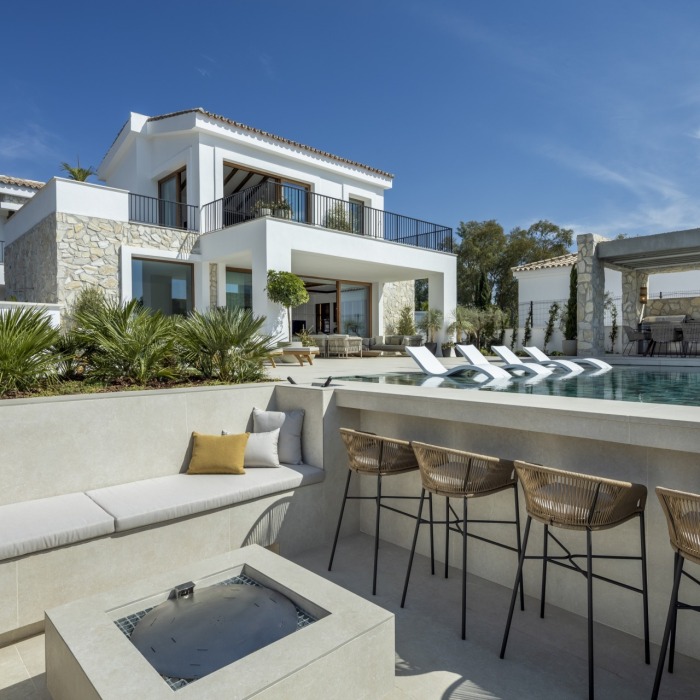 Modern 5 Bedroom Villa in El Herrojo in La Quinta, Benahavis | Image 16