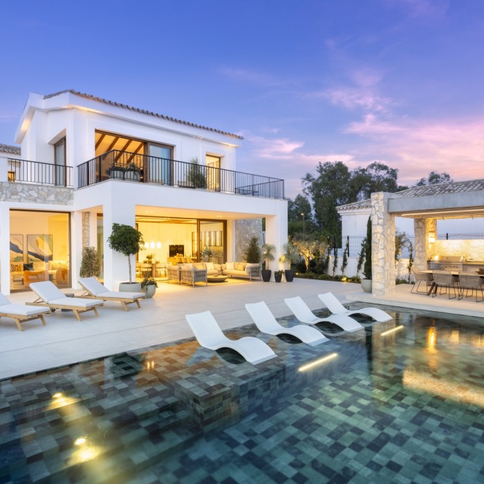Modern villa for sale in El Herrojo in La Quinta, Benahavis Spain23